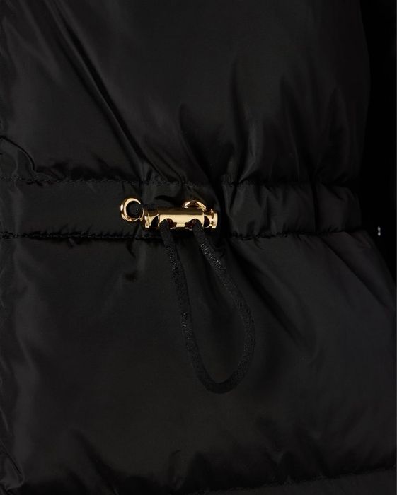 Pinko -дебело яке с качулка