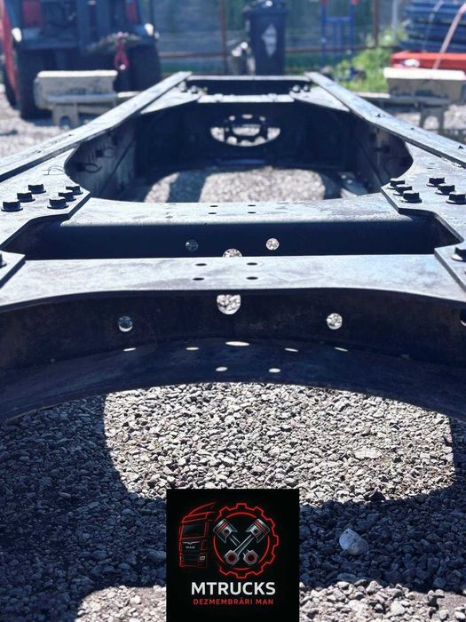 Șasiu MAN TGA Autoutilitara CIFA 8x4 Basculă-7,40m lungime