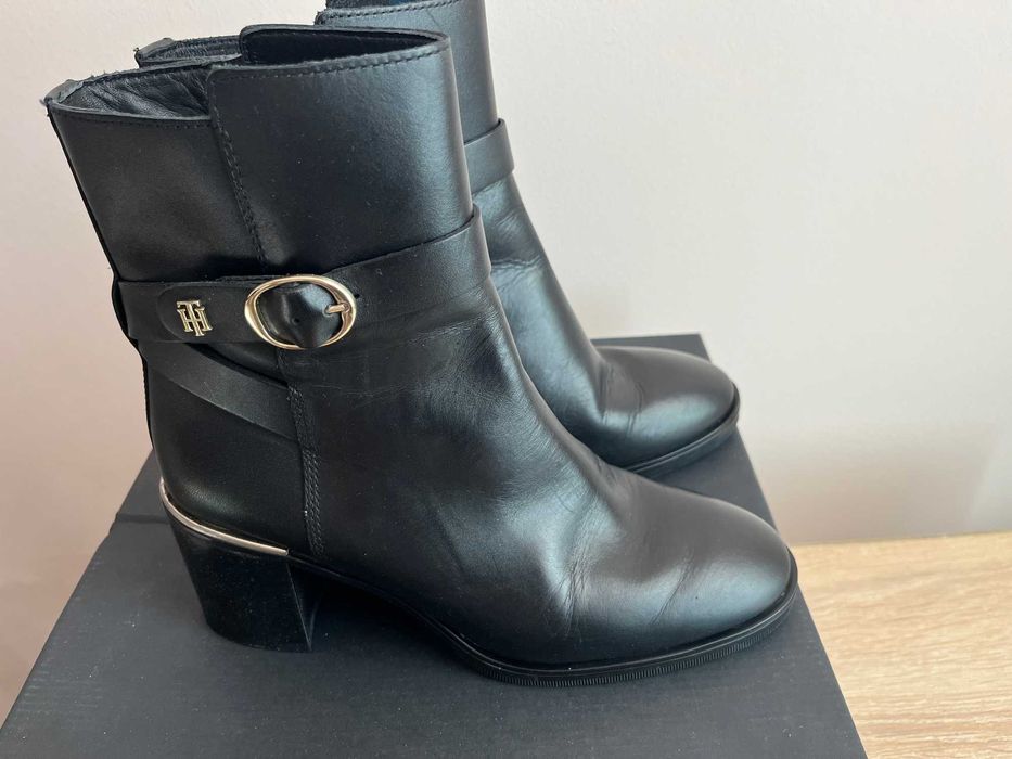 Botine Tommy Hilfiger, noi, marimea 38, din piele naturala