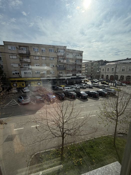 Apartament 3 camere 2 bai in cladire istorica (1878) tavan inalt de 3.8m ,  zona centrala