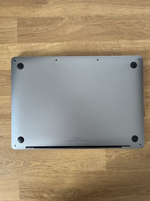 MacBook Pro M1 cu touch bar