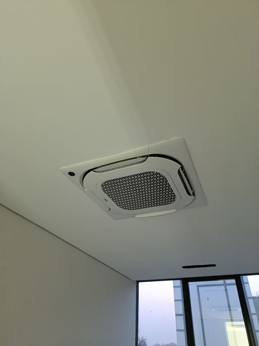 Установка кондиционеров.