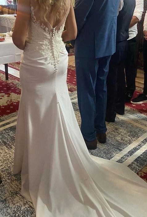 Rochie de mireasă elegantă tip sirenă