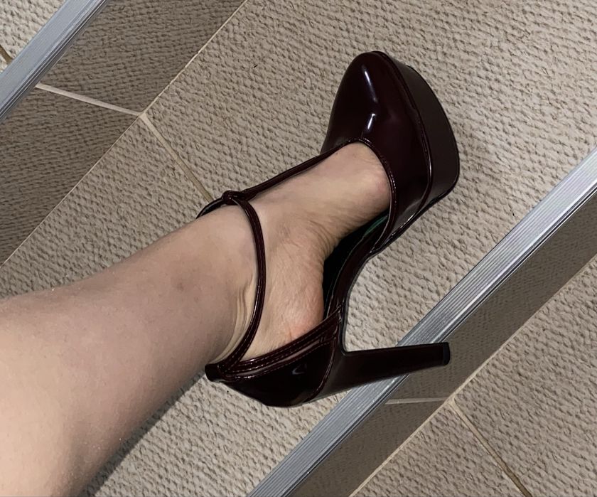 Vand pantofi cu toc / platforma CA NOI