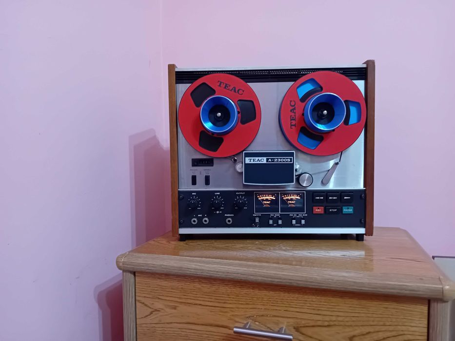 Vand magnetofon TEAC A-2300S ,2000  RON sau Schimb cu Kasthan plus diferenta