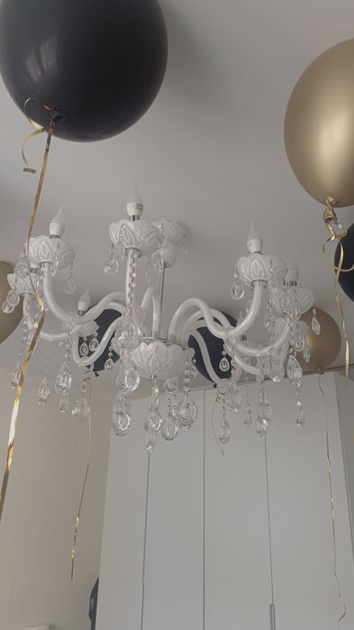 Люстра.    Большая