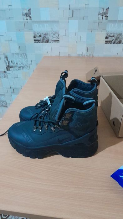 Кыскы етик сатылады