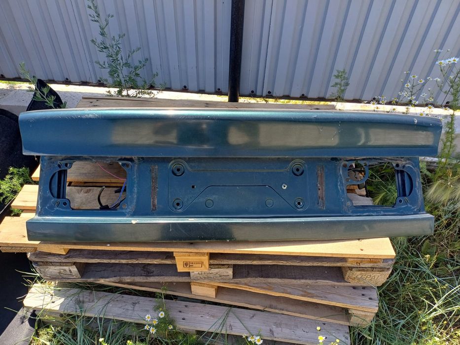 Продаётся запчасти на Ауди