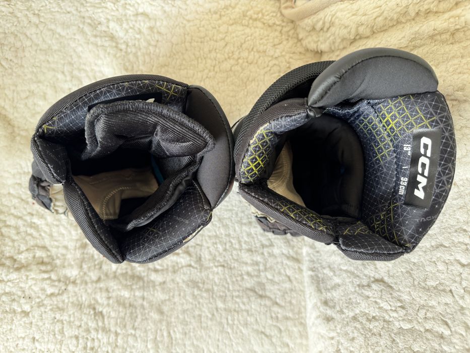 Перчатки хоккейные CCM TACKS XF PRO чёрные