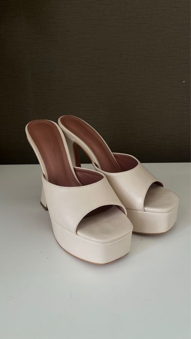 Туфли на каблуке