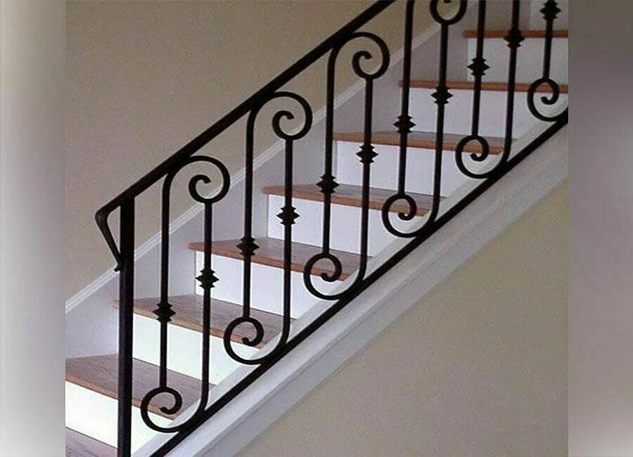 Перила кованая и хай-тек фасон