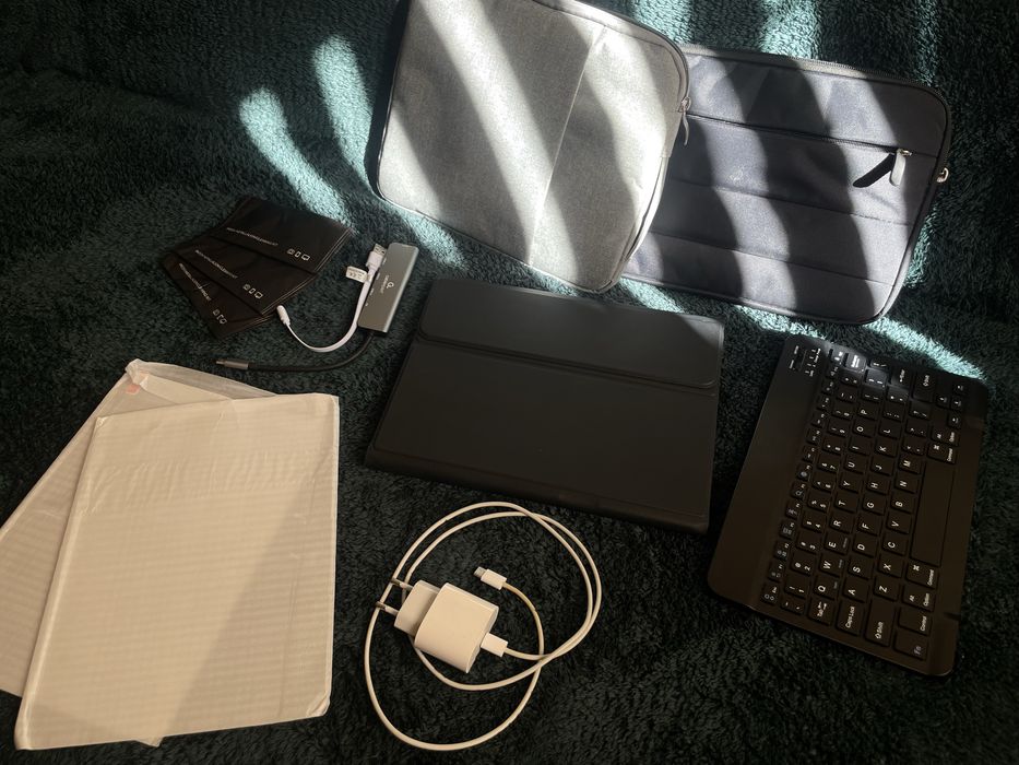 iPad Air 4 (2020) 64GB + Apple Pencil и аксесоари