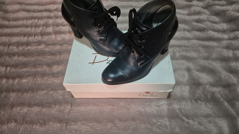 Vând încălțăminte piele