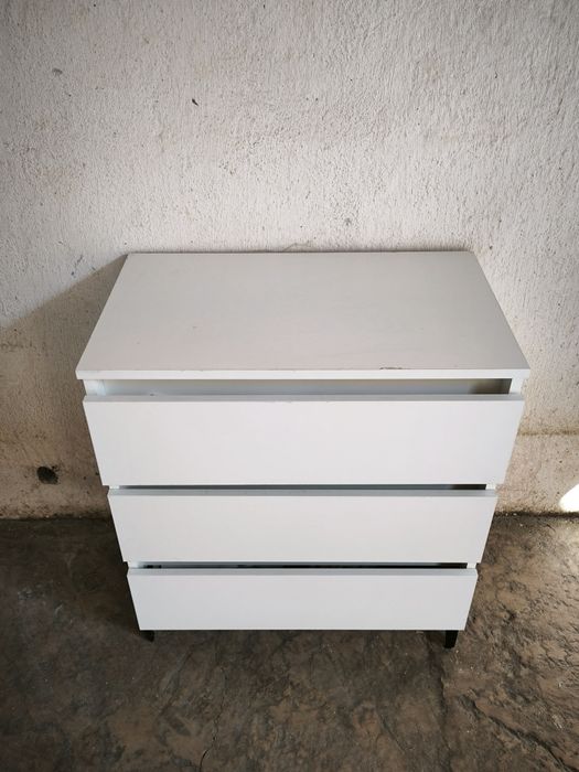 Comoda cu 3 seratare