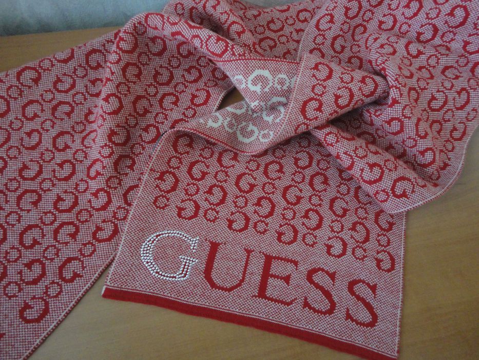 Guess/нов дамски шал