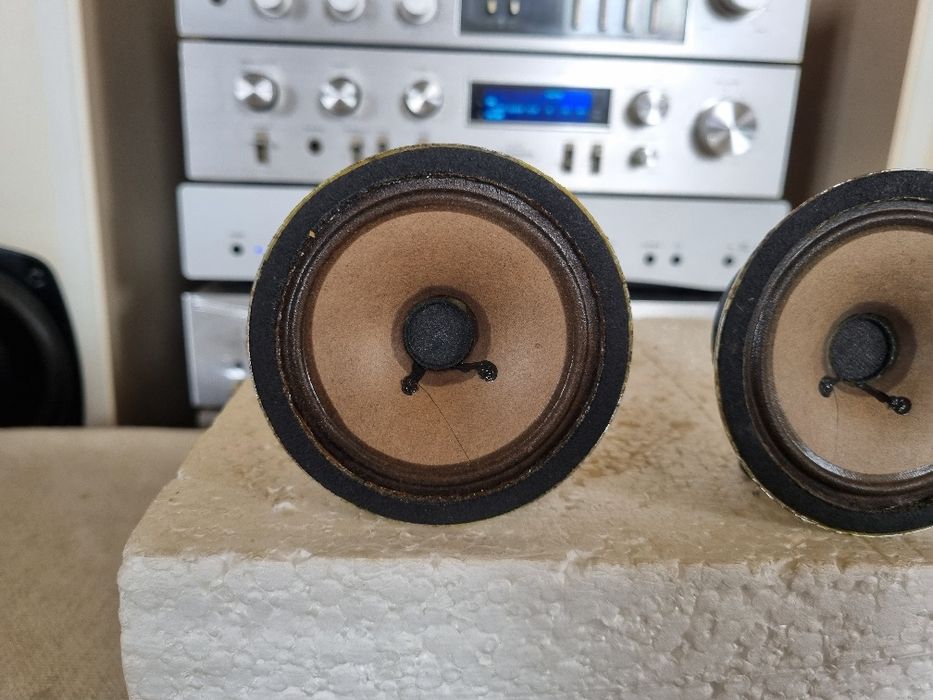 Set Difuzoare Medii Grundig. 4 ohms, 10 watts, 8,9 cm. Impecabile.