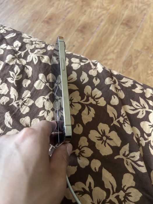 Vand urgent iphone 13 pro