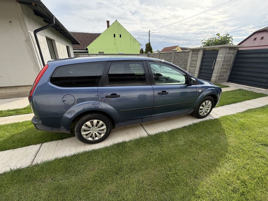 Ford Focus 1.6 Benzină