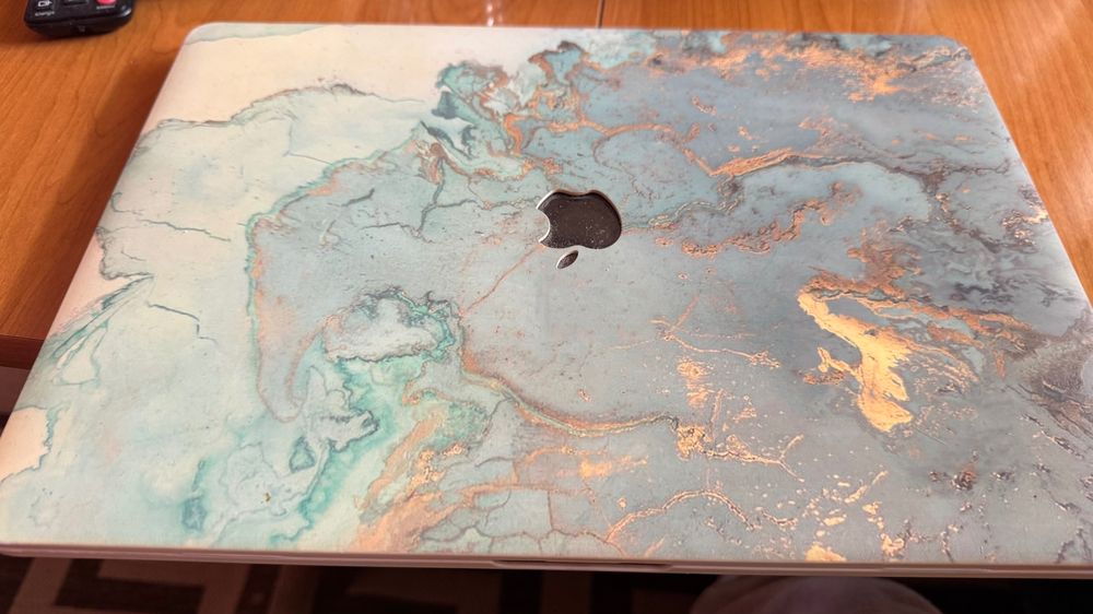 MacBook Pro 15” Retina / i9 / 16GB / 512GB / Отлично състояние.