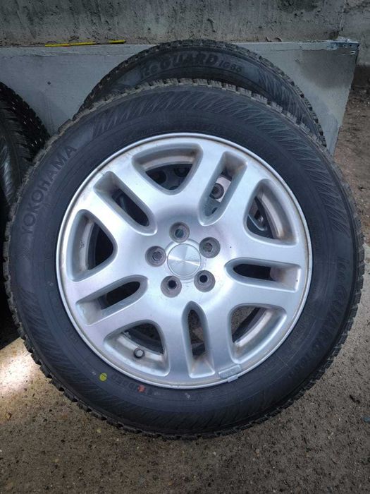 Продам шины с дисками Yokohama