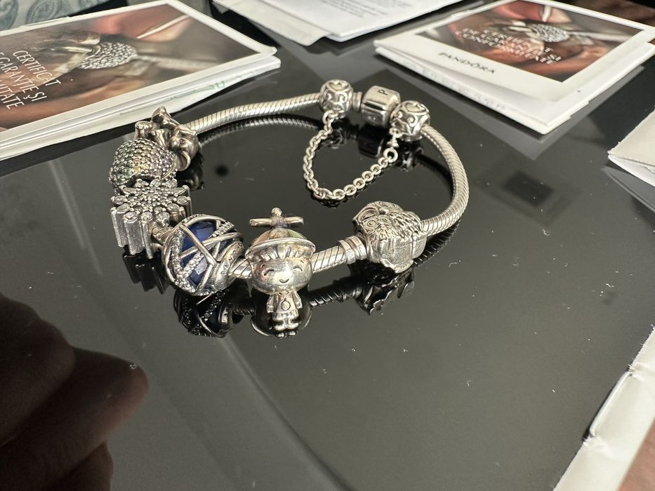 Bratara Pandora argint 925 cu 8 charm-uri si lant de siguranta
