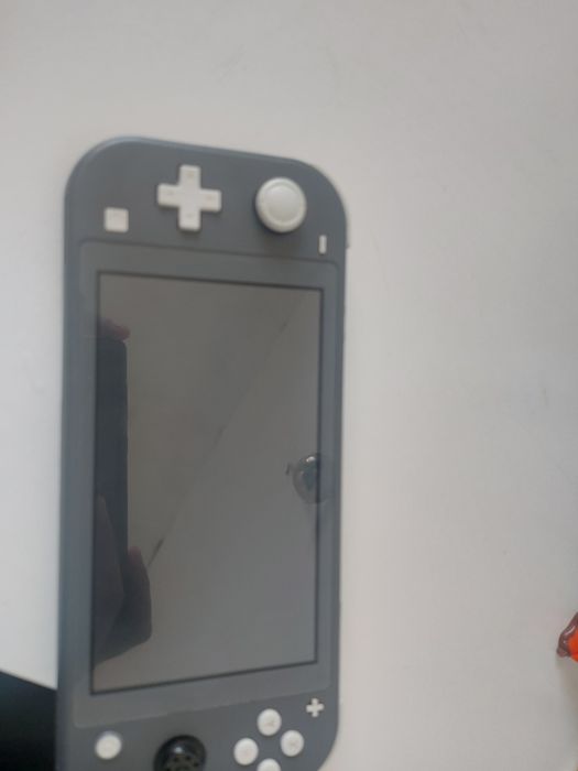 Vand Nintendo Switch lite în cutie !