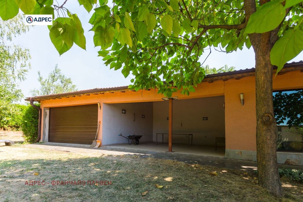 Къща в Плевен, област-с.Гривица площ 450 цена 439000