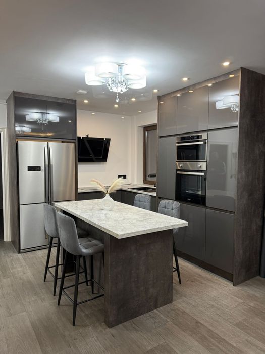 Inchiriez apartament
