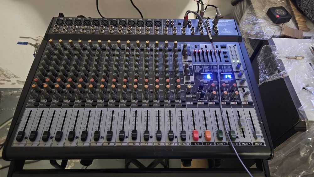 BEHRINGER PMP5000 Mixer activ
