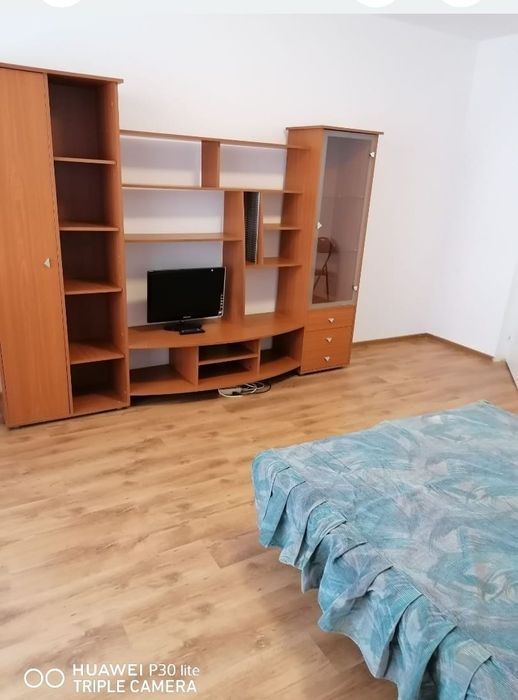 ofer spre închiriere garsonieră