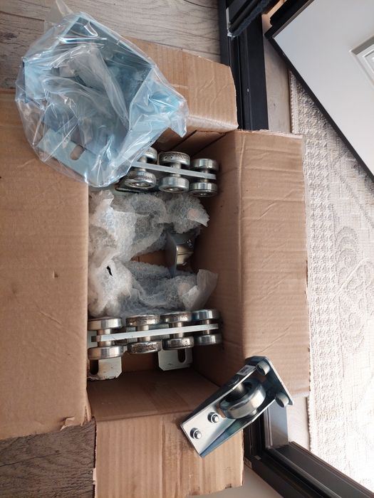 Ролики, консоль для ворот откатные