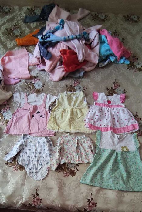 Платья, боди, майки, кофты на девочку 2-3 года разные
