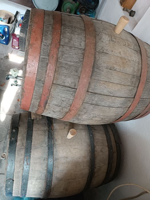 Продавам бурета за вино