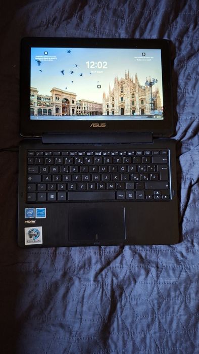 Asus book flip TP200s
