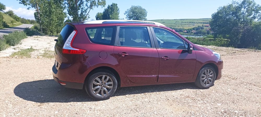 Vând Renault Grand Scenic