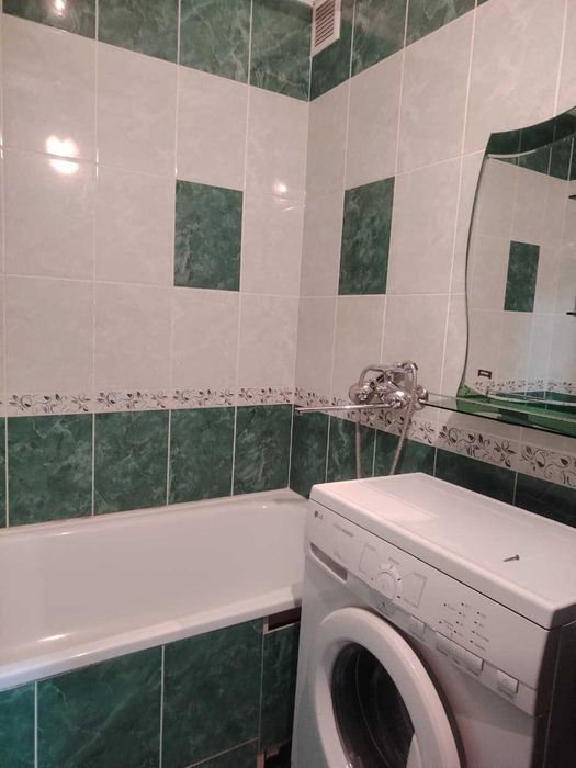 Продам однокомнатную квартиру на 1/9 39кв.ул.На.им.Славского 54
