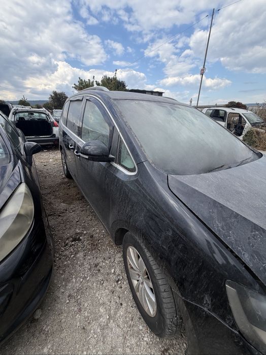 На части Vw Sharan facelift DFB 2.0Tdi adblue 2015 година автомат Dsg 7-места SFB всичко по колата работи дистроник печка подгрев темпомат