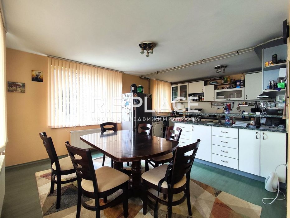 Продава се Многостаен апартамент в Варна, Цветен квартал - 150 кв.м за 1013 €/кв.м - Снимка #1