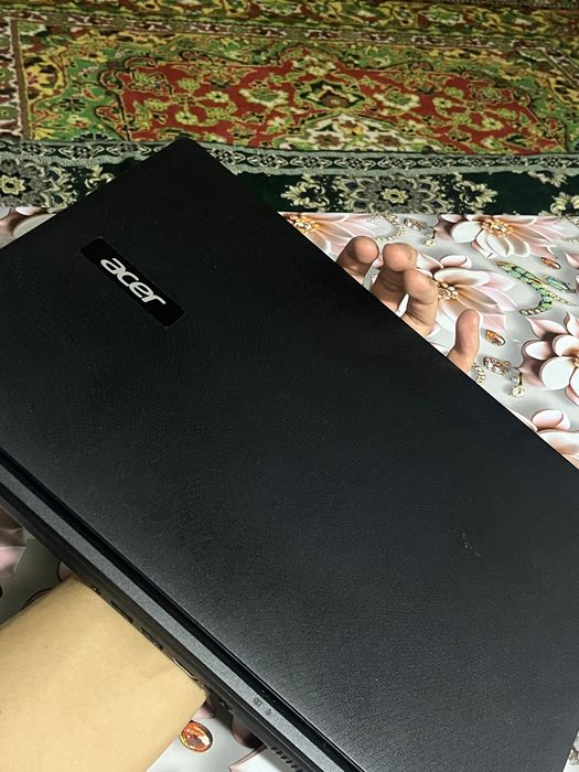 Notebook sotiladi holati zor ishlashi chotki