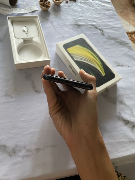 Iphone se 2020 64/73