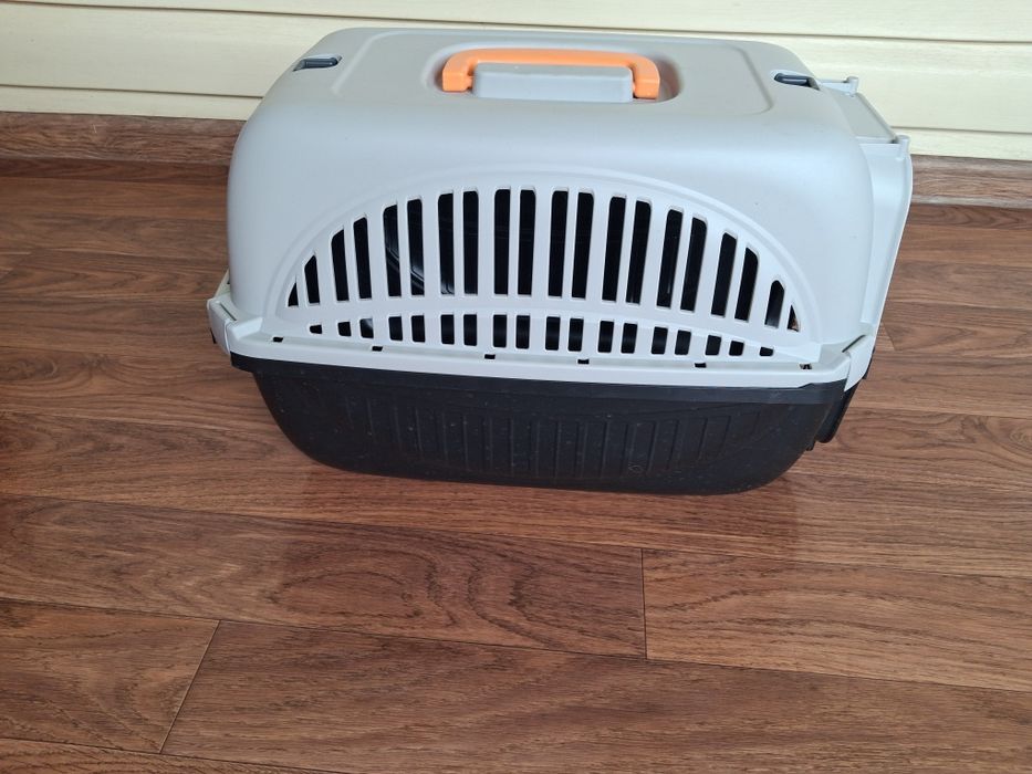 Переноска для кошек и собак