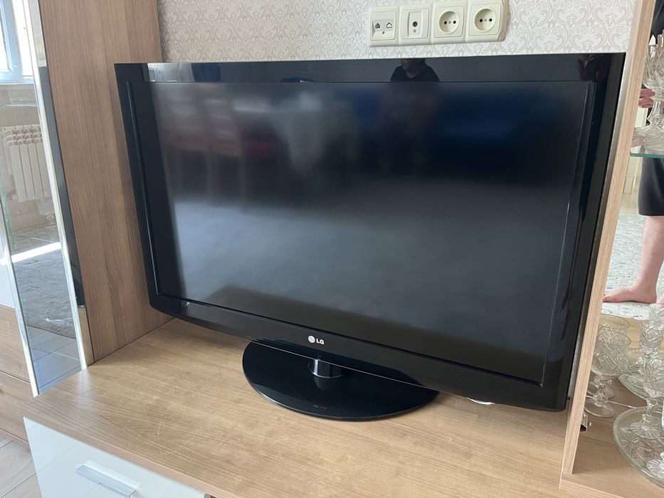 ЖК Телевизор LG в хорошем состояний