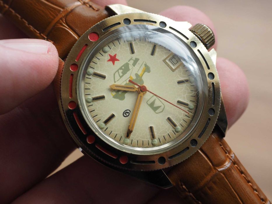 Ceas sovietic mecanic Vostok ZAZ Tavria, funcțional, rezistent la apă