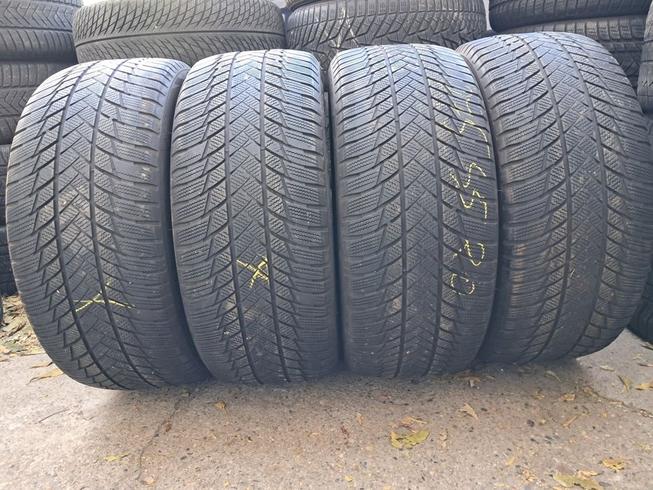 Anvelope second iarna 275 45 R20 Bridgestone RFT