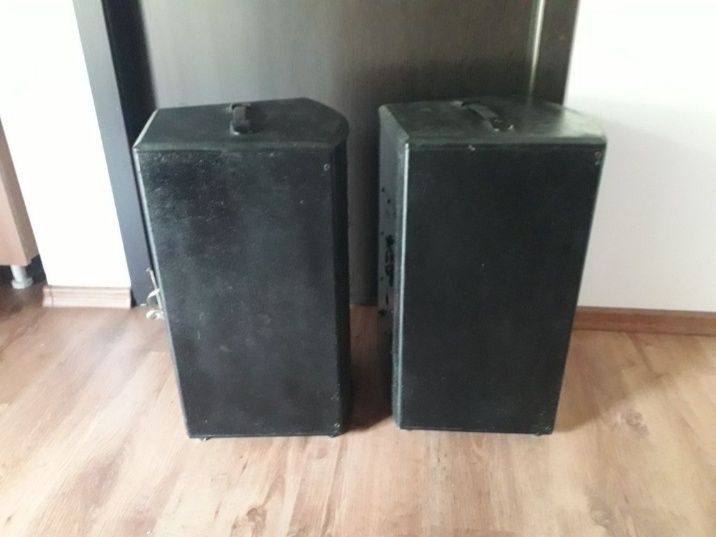 2 Boxe pasive 100w

2 boxe pasive ,scot in jur de 10