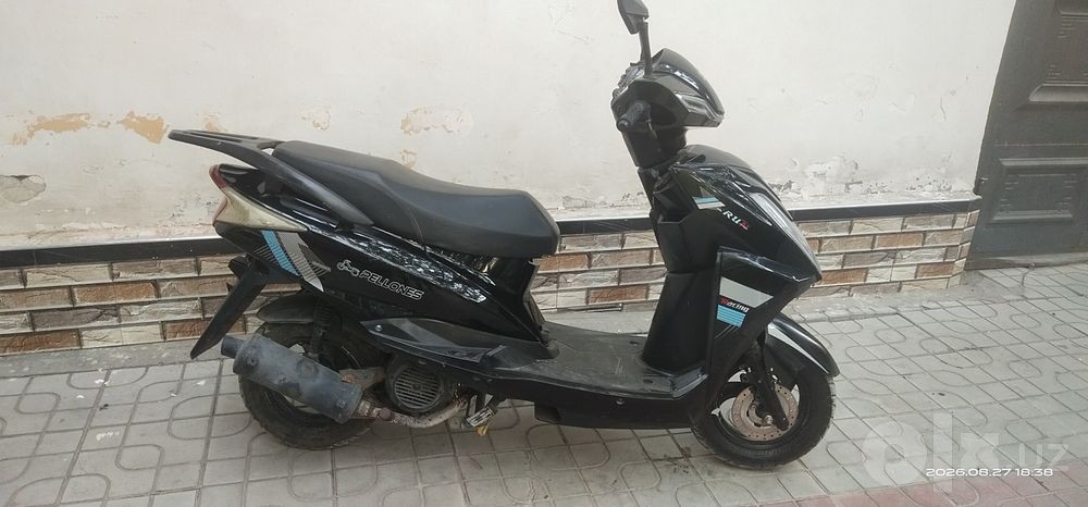 125 cub skuter sotiladi