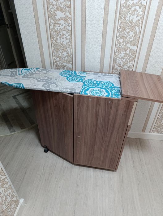 Продам тумбочку- гладильная доска