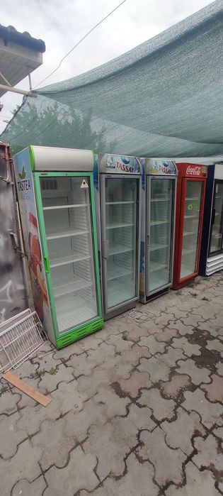 Холодильники стеклянные для напитков