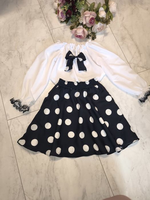 Sarafane și fustițe pentru scoala