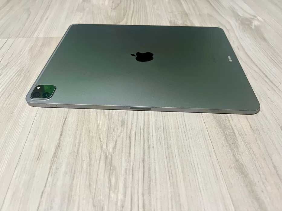 iPad Pro 12,9 Gen 6 128gb WI-FI pentru piese
